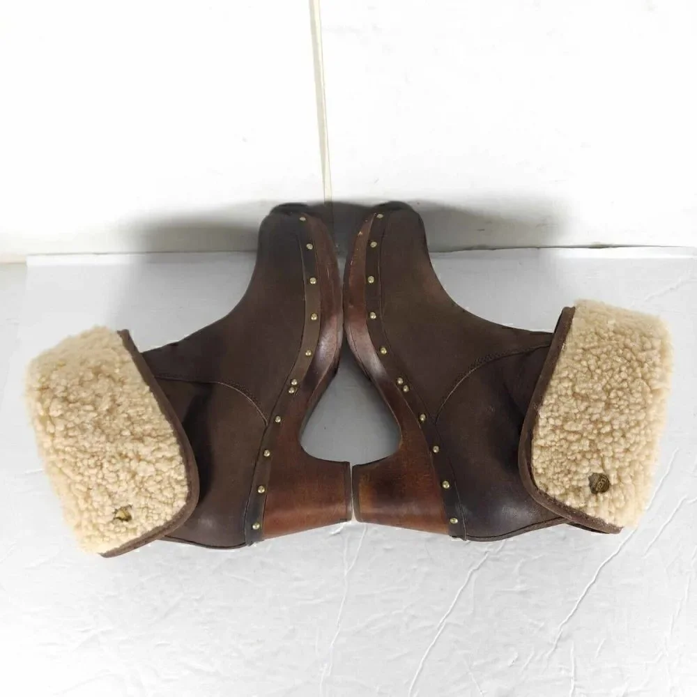 UGG Women's Lynnea US 7 Fold Over Leather Brown Shearling Cuff Clog Boot